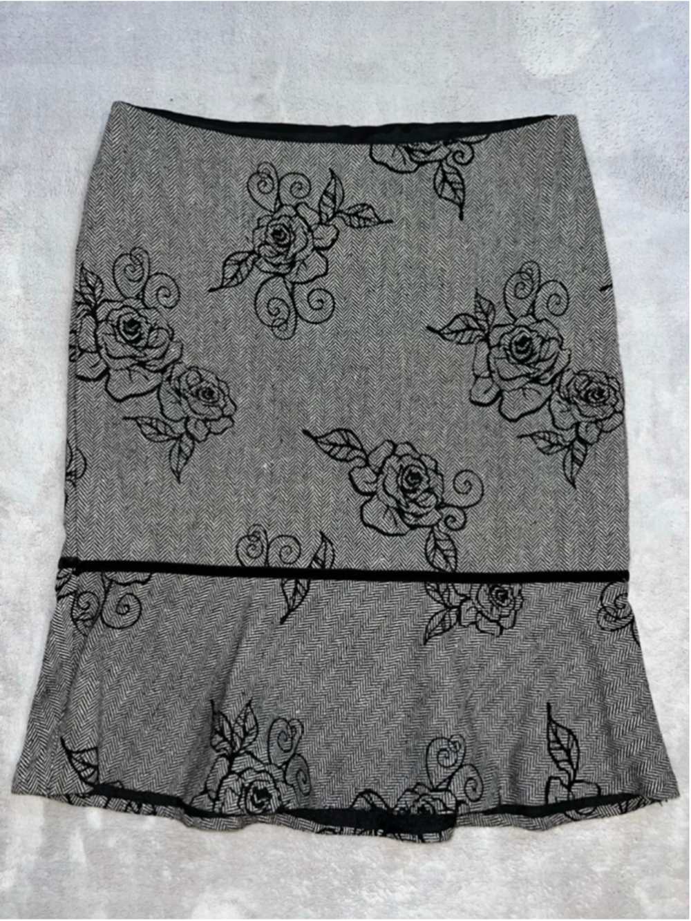 Women's White House Black Market Gray Black Floral Midi Skirt Size 8